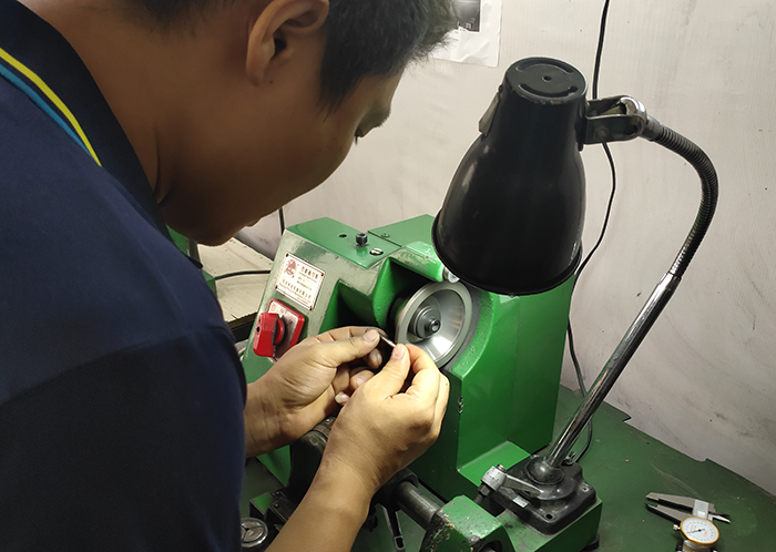 Meticulous Craftsmanship, Intelligent Manufacturing for the Future: Exploring the Selection and Optimization of Precision Part Grinding Processes